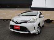 トヨタ ヴィッツ　４ＷＤ ジュエラ
