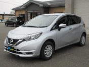 日産 ノート　４ＷＤ Ｘ　ＦＯＵＲ