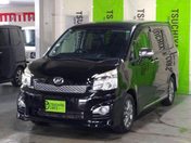 トヨタ ヴォクシー ＺＳキラメキ３