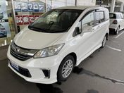 ホンダ フリード　ハイブリッド プレミアムエディション