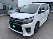 トヨタ ヴォクシー ＺＳ　煌２